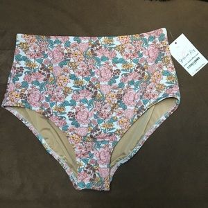 Amelie Bloom Bottom